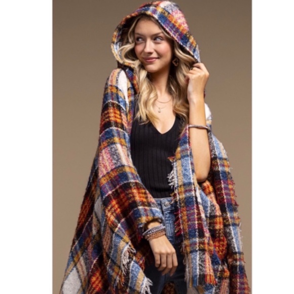 Ruggine Sweaters - 🍁LAST1️⃣🍁New Ruggine Plaid Print Hooded Ruana Poncho